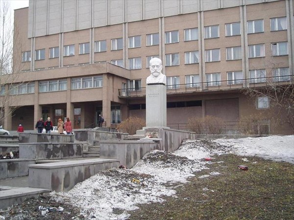 040-Памятник П.И.Чайковскому